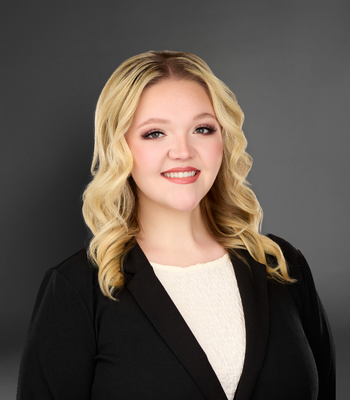 Portrait of Makayla Hart, Affiliate Broker .