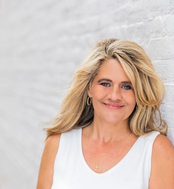 Portrait of Amy Utsman, Affiliate Broker